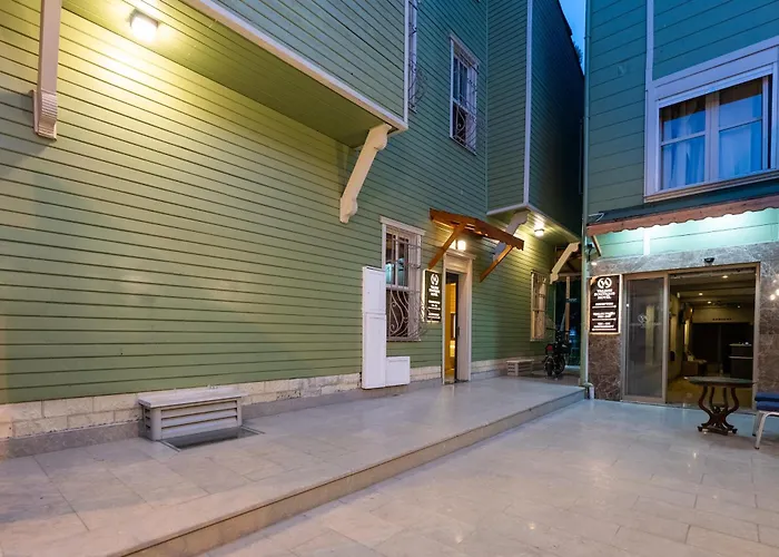 Valens Boutique Apartahotel 3*